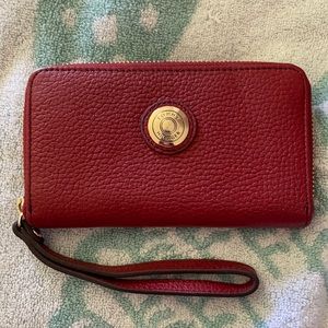 Tommy Hilfiger Leather Wristlet
